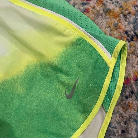 Dri-fit Nike shorts size XS - Picture 3 of 4